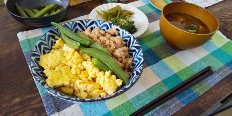 鶏そぼろ丼